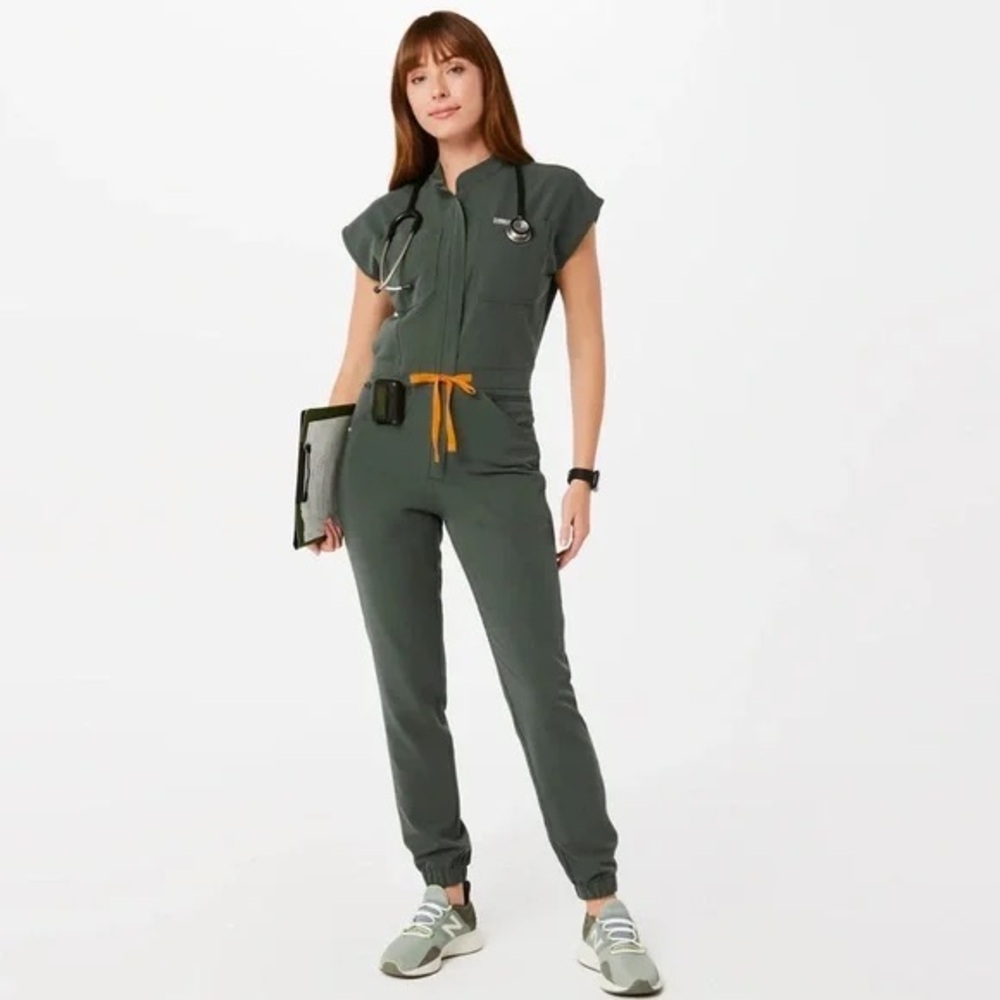 FIGS Rafaela Cargo Scrub Jumpsuit NWT Size L Moss Green